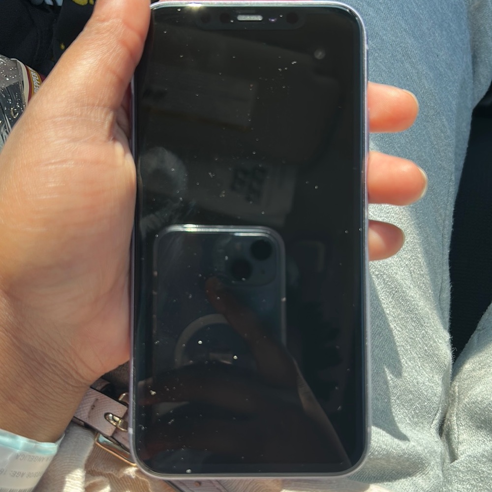 iPhone 11 64 GB FOR SALE